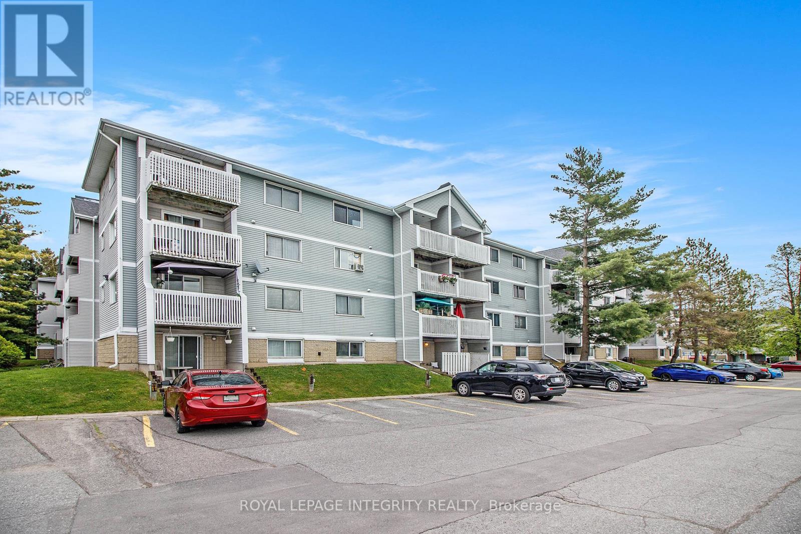 108 - 212 Viewmount Drive, Ottawa, Ontario  K2E 7X2 - Photo 2 - X12575150