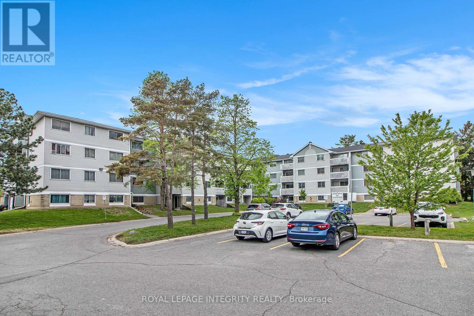 108 - 212 Viewmount Drive, Ottawa, Ontario  K2E 7X2 - Photo 3 - X12575150