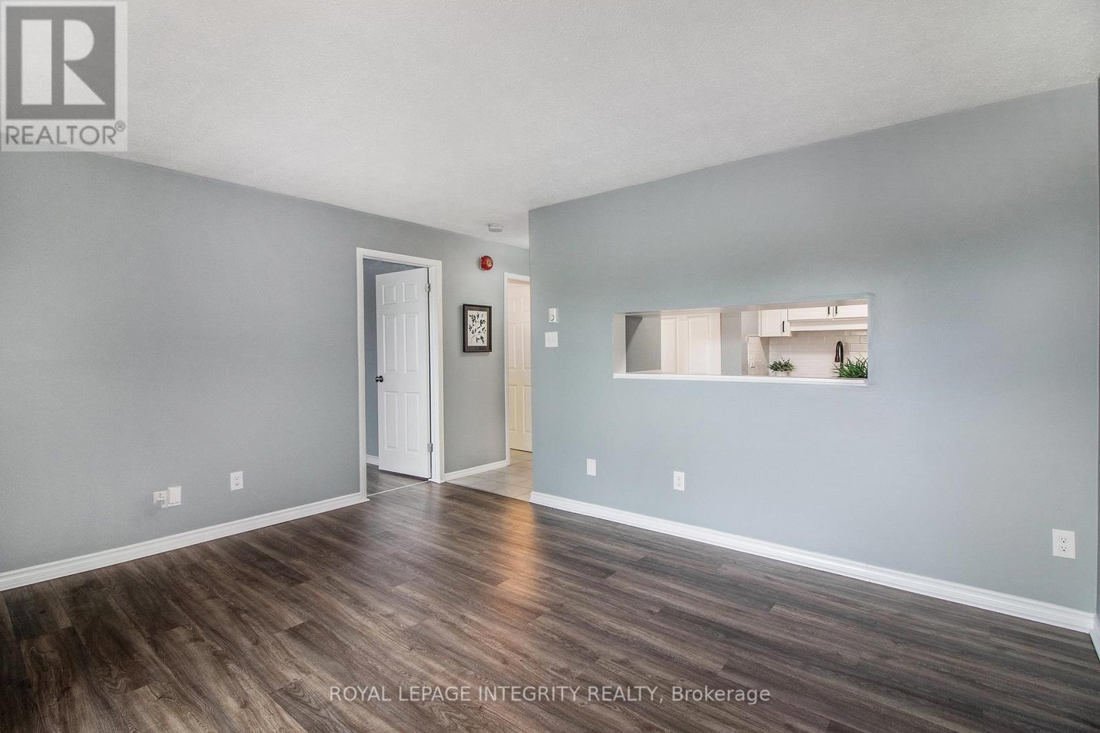 108 - 212 Viewmount Drive, Ottawa, Ontario  K2E 7X2 - Photo 4 - X12575150