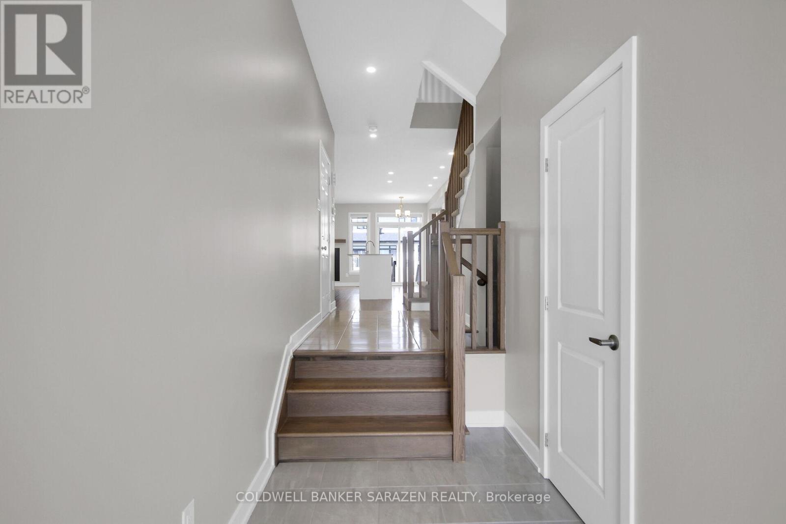 2029 Allegrini Terrace, Ottawa, Ontario  K2S 1B6 - Photo 3 - X12575164