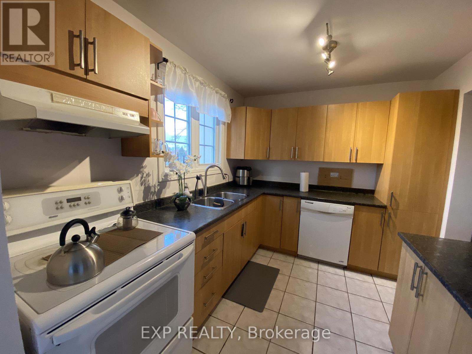 415 Kintyre Private, Ottawa, Ontario  K2C 3M9 - Photo 39 - X12575226