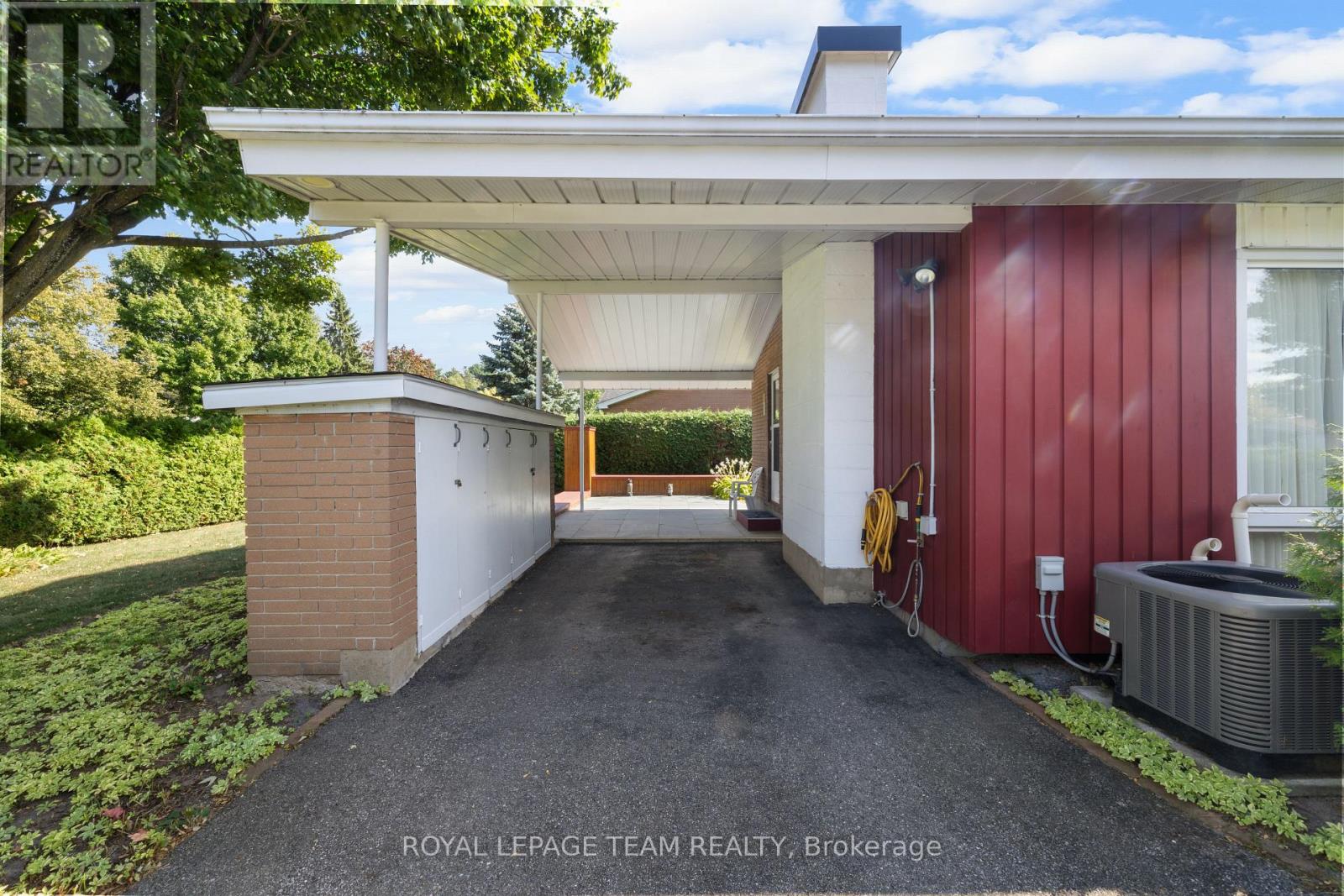 30 Ellery Crescent, Ottawa, Ontario K2H 6M6 - Photo 4 - X12575254