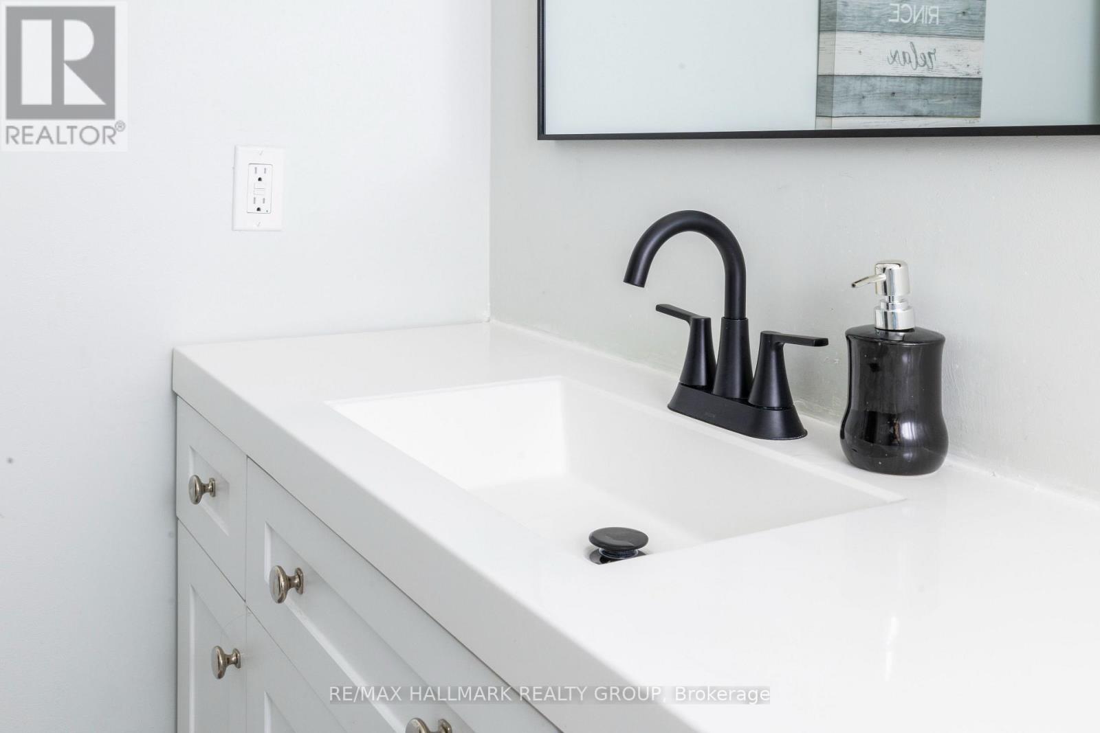 203 - 345 Centrum Boulevard, Ottawa, Ontario  K1E 3W9 - Photo 13 - X12575306