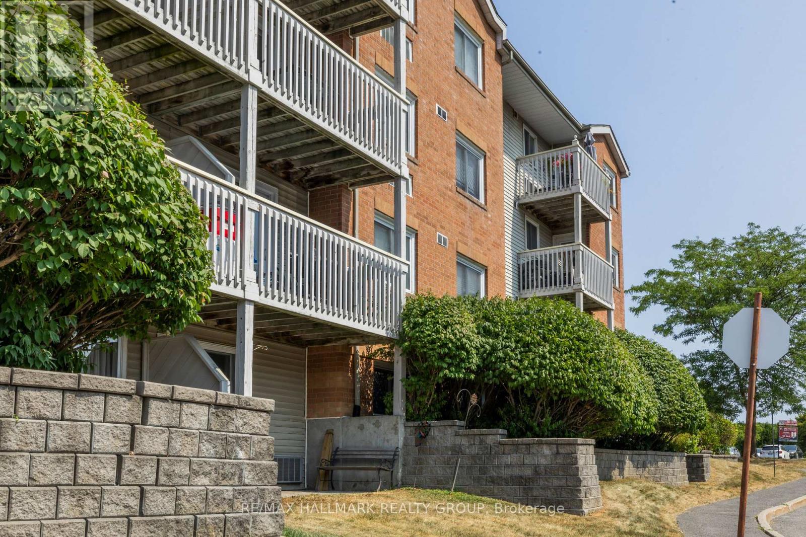 203 - 345 Centrum Boulevard, Ottawa, Ontario  K1E 3W9 - Photo 2 - X12575306