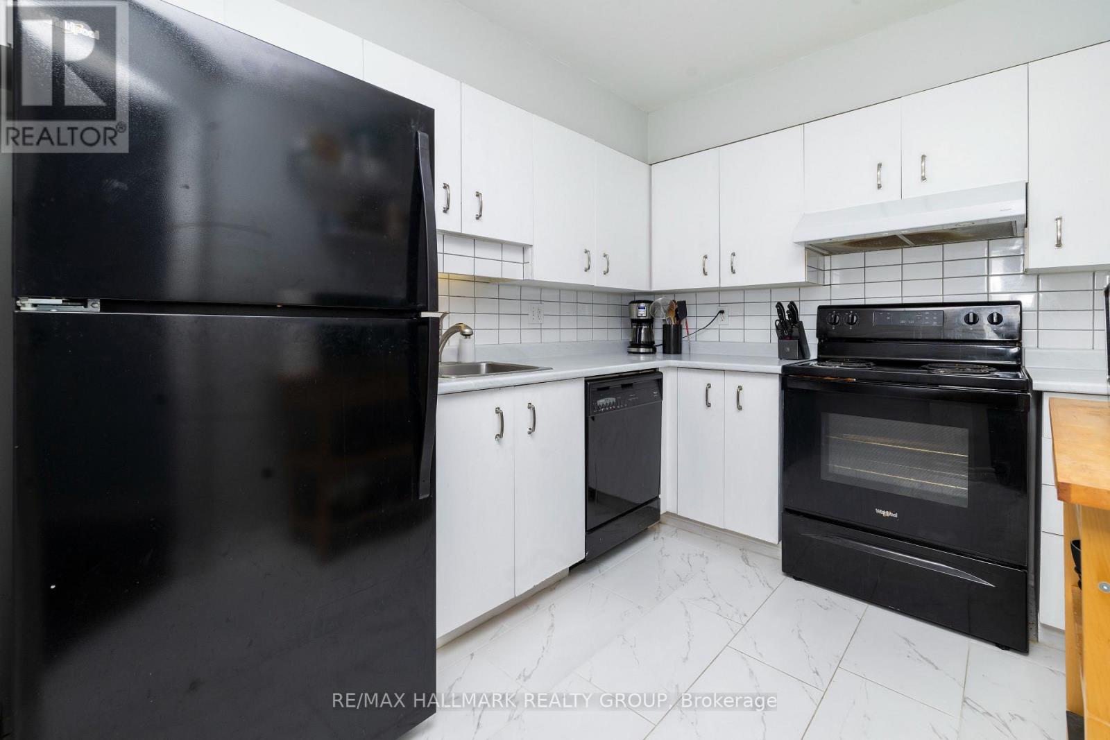 203 - 345 Centrum Boulevard, Ottawa, Ontario  K1E 3W9 - Photo 7 - X12575306