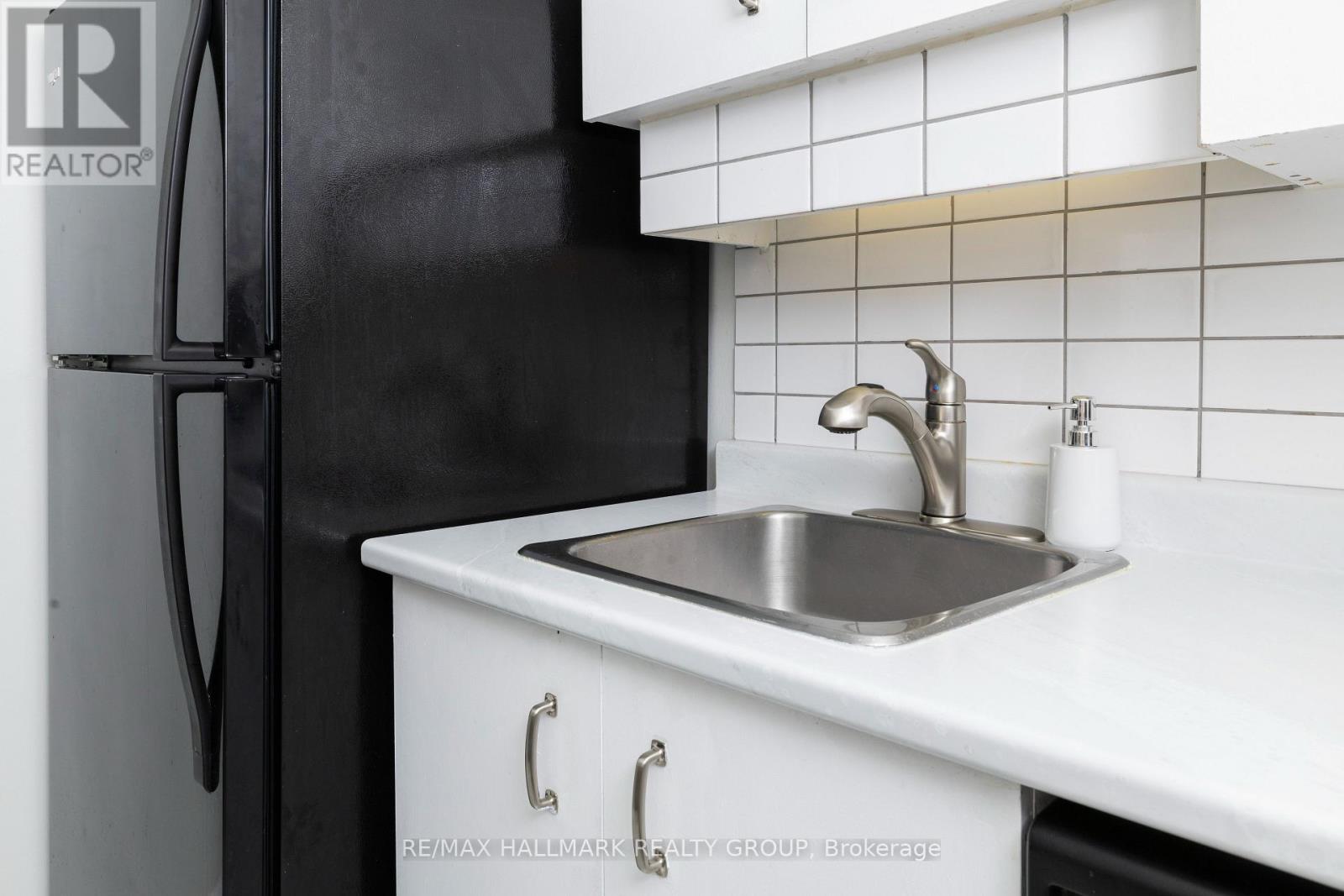 203 - 345 Centrum Boulevard, Ottawa, Ontario  K1E 3W9 - Photo 8 - X12575306