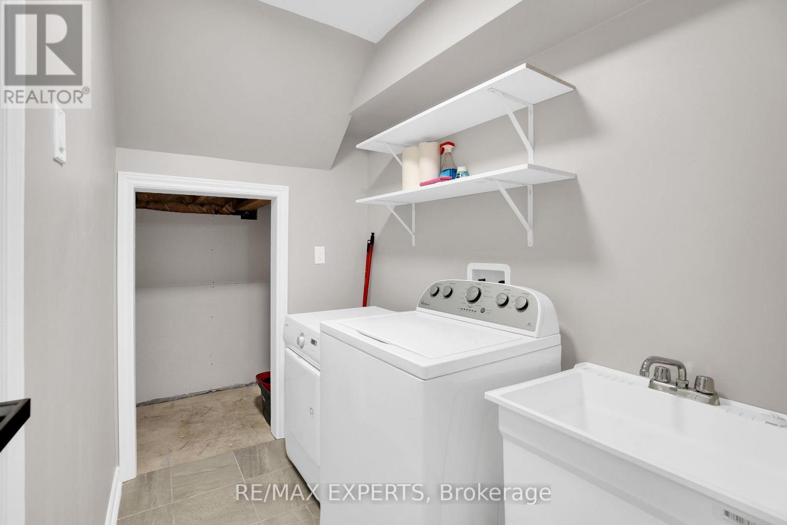 Bsmt - 4 Frost Trail, Barrie, Ontario  L4N 5V8 - Photo 10 - S12575080