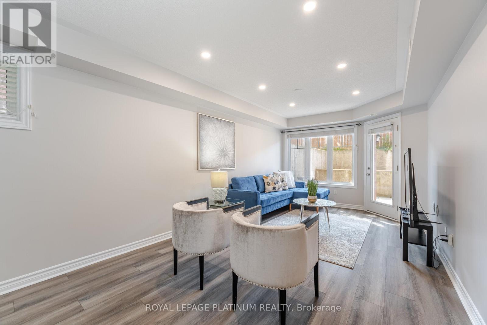 9-01 - 2420 Baronwood Drive, Oakville, Ontario  L6M 0X6 - Photo 13 - W12412005