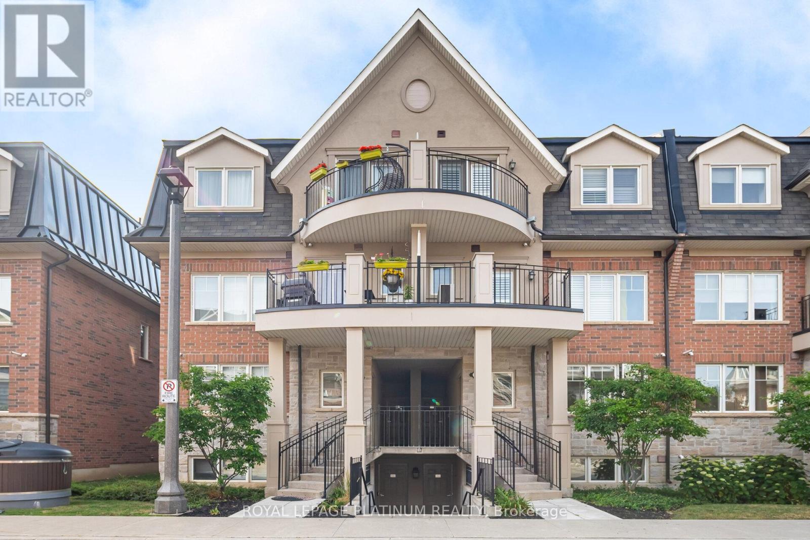 9-01 - 2420 Baronwood Drive, Oakville, Ontario  L6M 0X6 - Photo 2 - W12412005