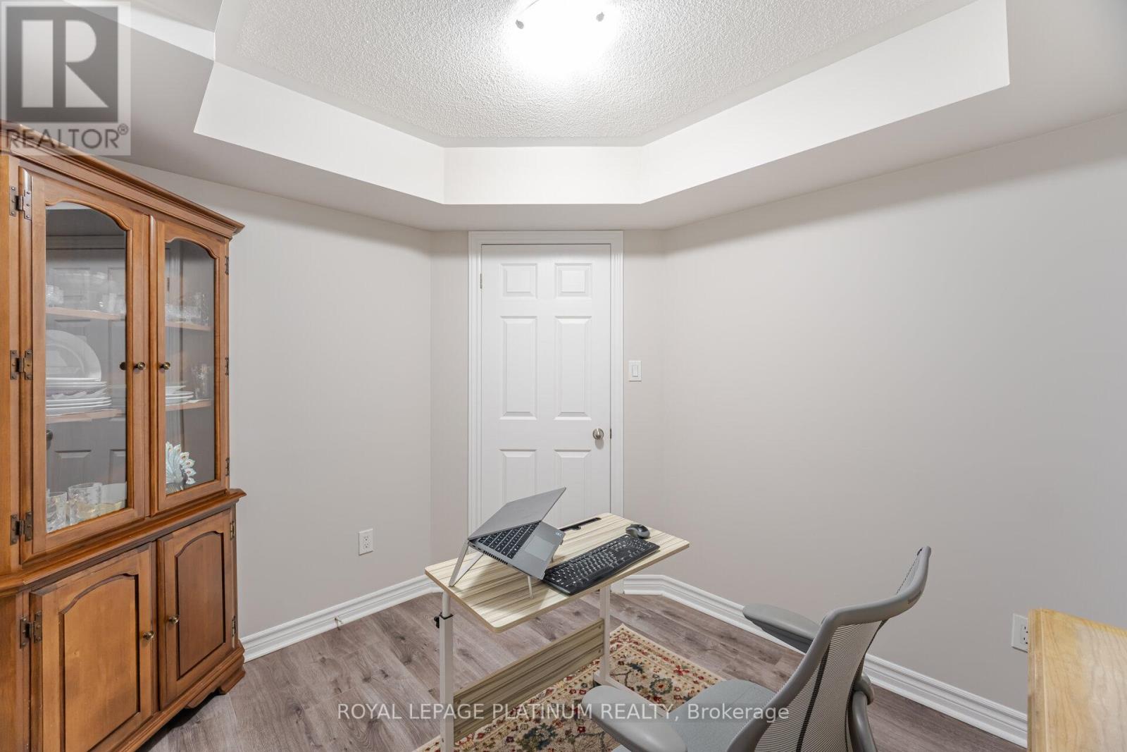 9-01 - 2420 Baronwood Drive, Oakville, Ontario  L6M 0X6 - Photo 24 - W12412005