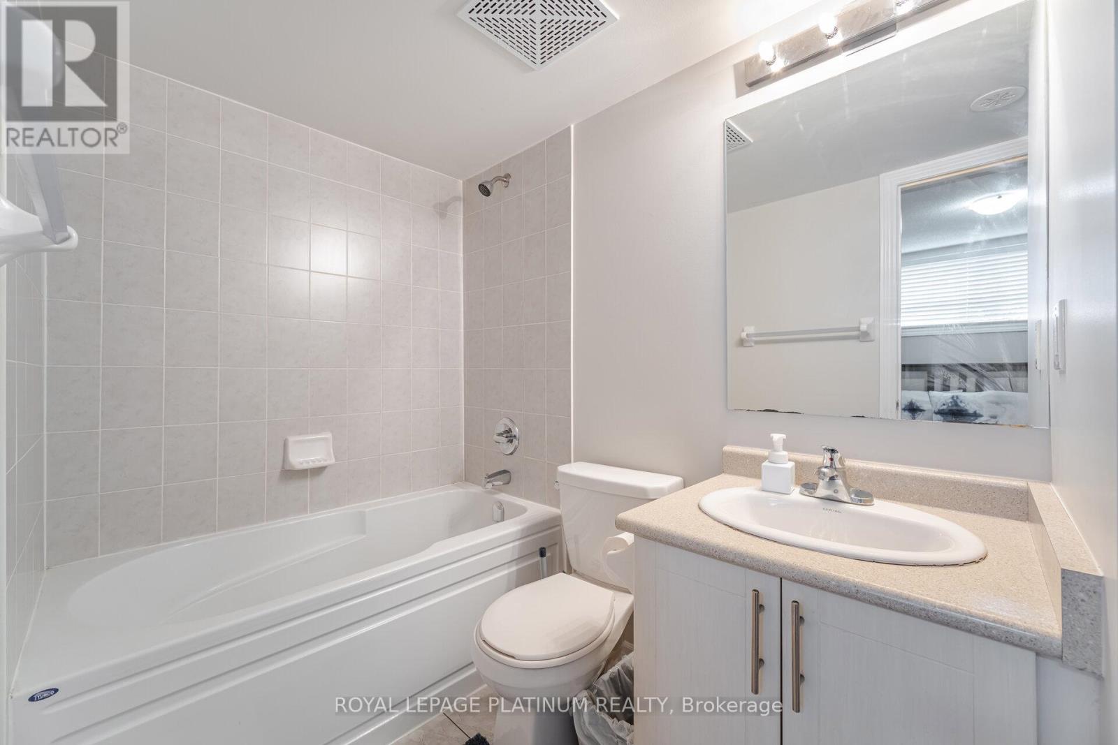 9-01 - 2420 Baronwood Drive, Oakville, Ontario  L6M 0X6 - Photo 25 - W12412005