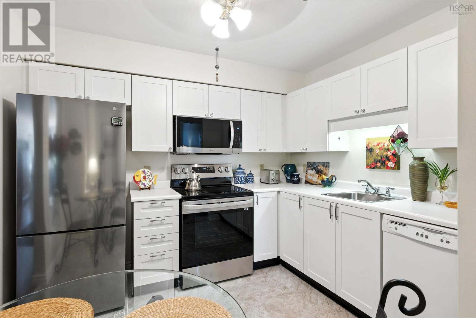 208 83 Kearney Lake Road, Halifax, Nova Scotia  B3M 4E6 - Photo 1 - 202522484