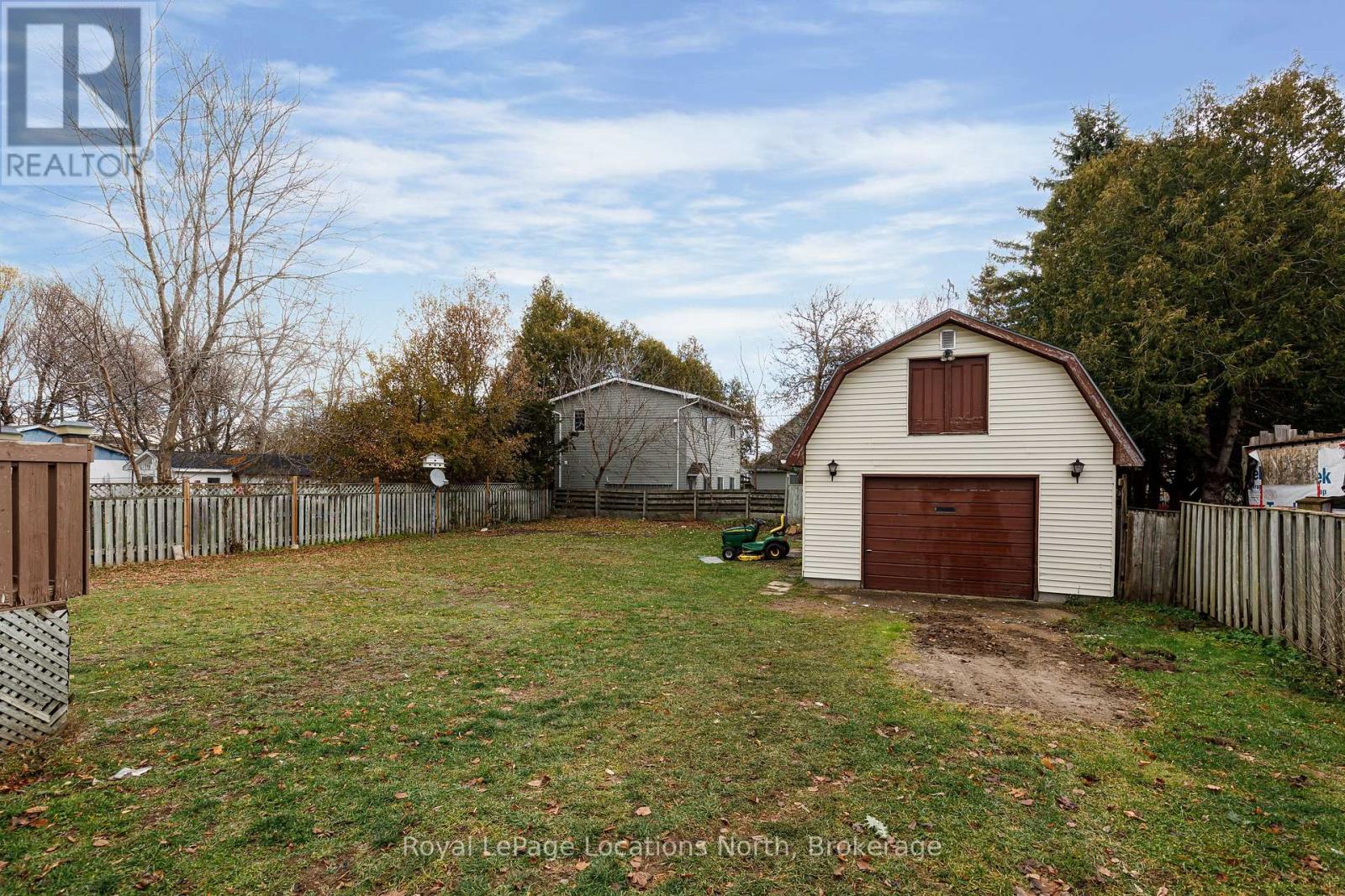 35 Walnut Street, Collingwood, Ontario L9Y 3C3 - Photo 2 - S12575196