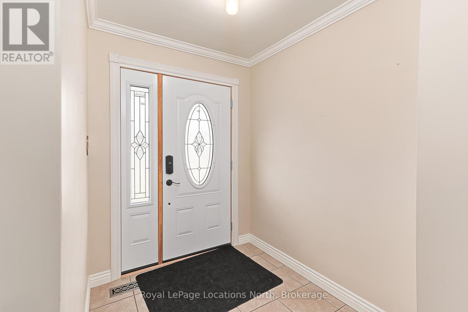 35 Walnut Street, Collingwood, Ontario L9Y 3C3 - Photo 4 - S12575196