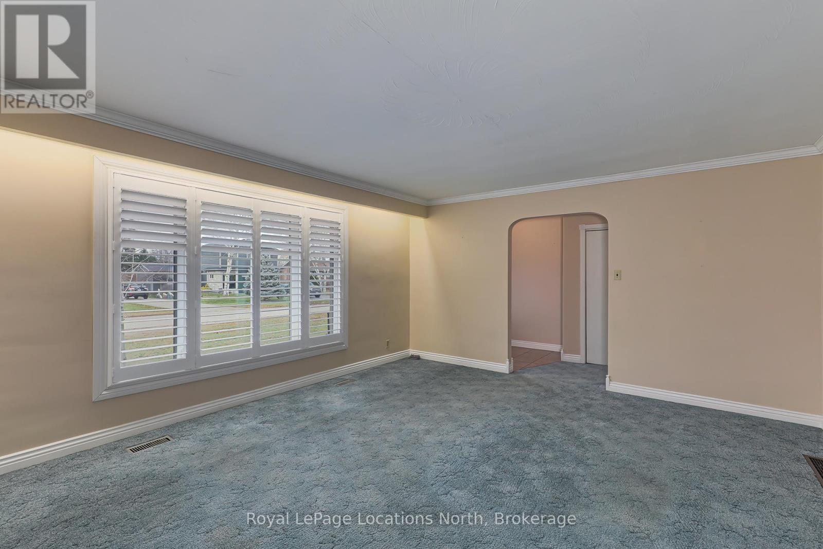 35 Walnut Street, Collingwood, Ontario L9Y 3C3 - Photo 7 - S12575196