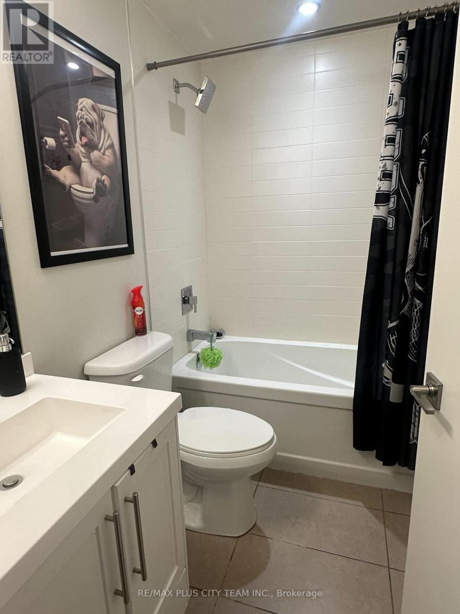 1302 - 2093 Fairview Street S, Burlington, Ontario  L7R 0E6 - Photo 6 - W12575024