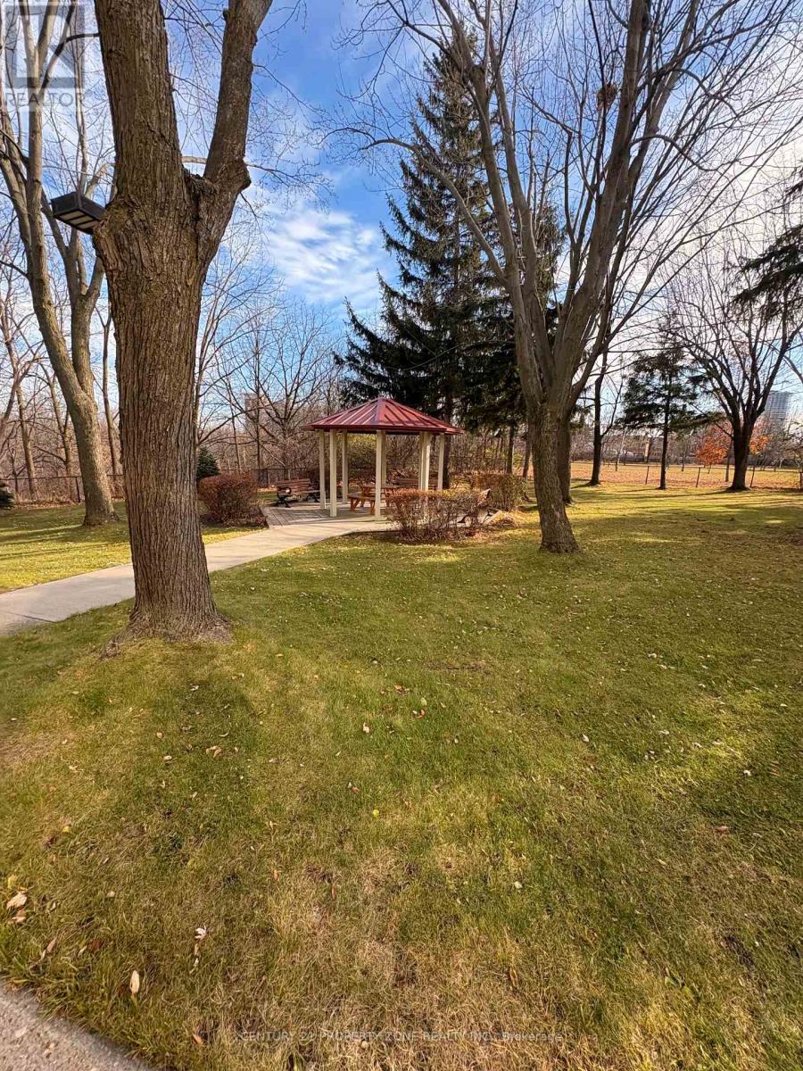 101 - 330 Mill Street S, Brampton, Ontario  L6Y 3V3 - Photo 24 - W12575084