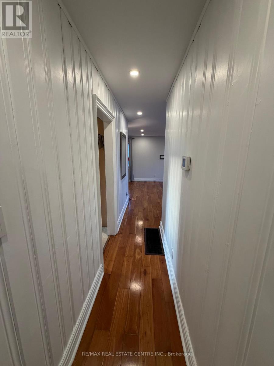 1462 Sixth Line, Oakville, Ontario  L6H 1X7 - Photo 13 - W12575094