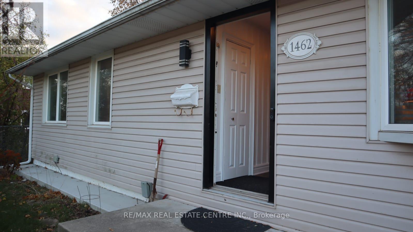 1462 Sixth Line, Oakville, Ontario  L6H 1X7 - Photo 3 - W12575094