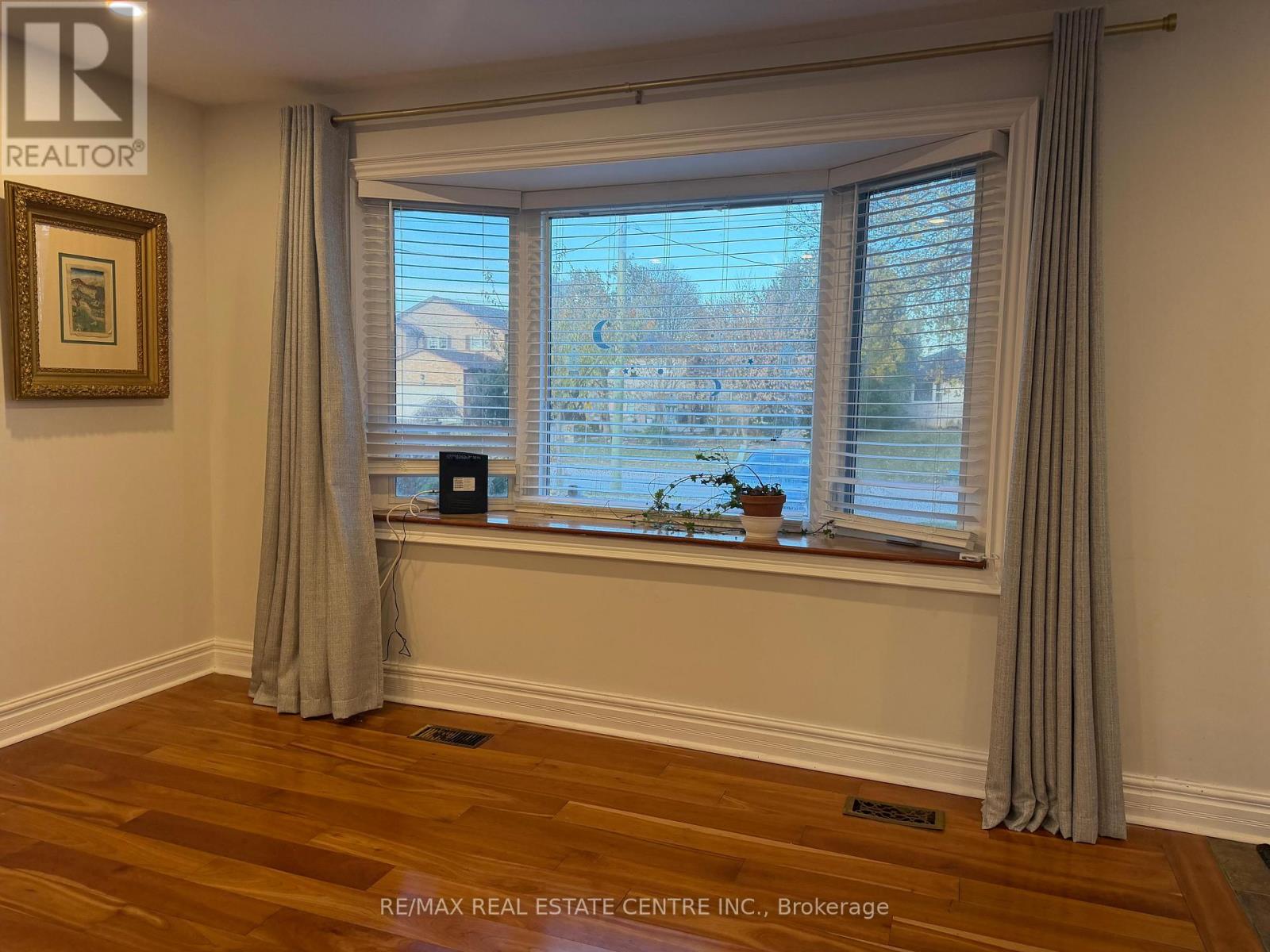 1462 Sixth Line, Oakville, Ontario  L6H 1X7 - Photo 8 - W12575094