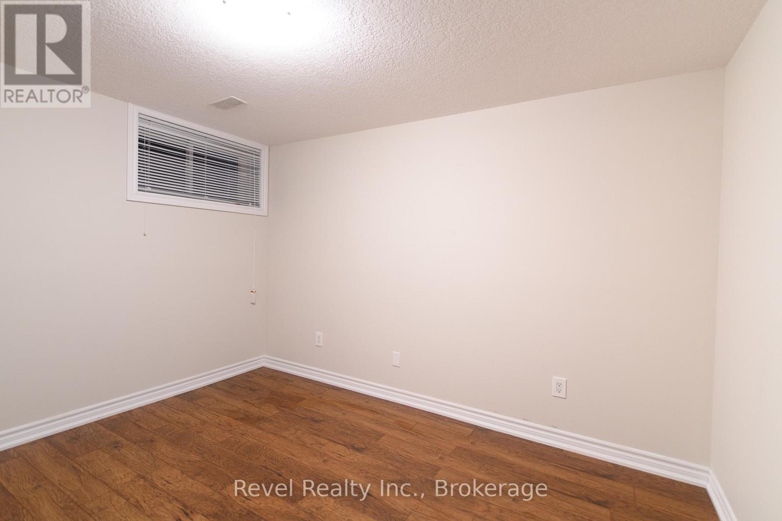 19 - 110 Napier Street W, Blue Mountains, Ontario  N0H 2P0 - Photo 17 - X12575160