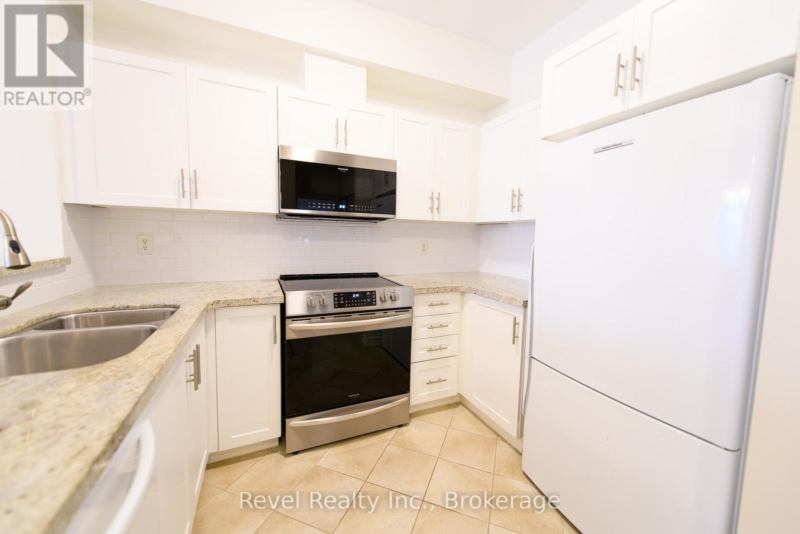 19 - 110 Napier Street W, Blue Mountains, Ontario  N0H 2P0 - Photo 4 - X12575160