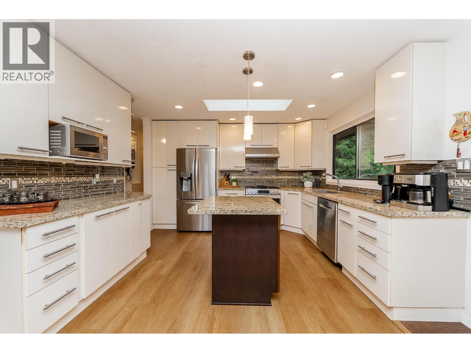 2988 FLEET STREET, Coquitlam, British Columbia