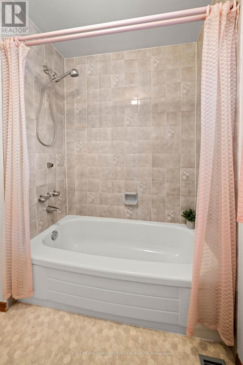 327 Conservation Drive, Waterloo, Ontario N2V 1V3 - Photo 21 - X12575050