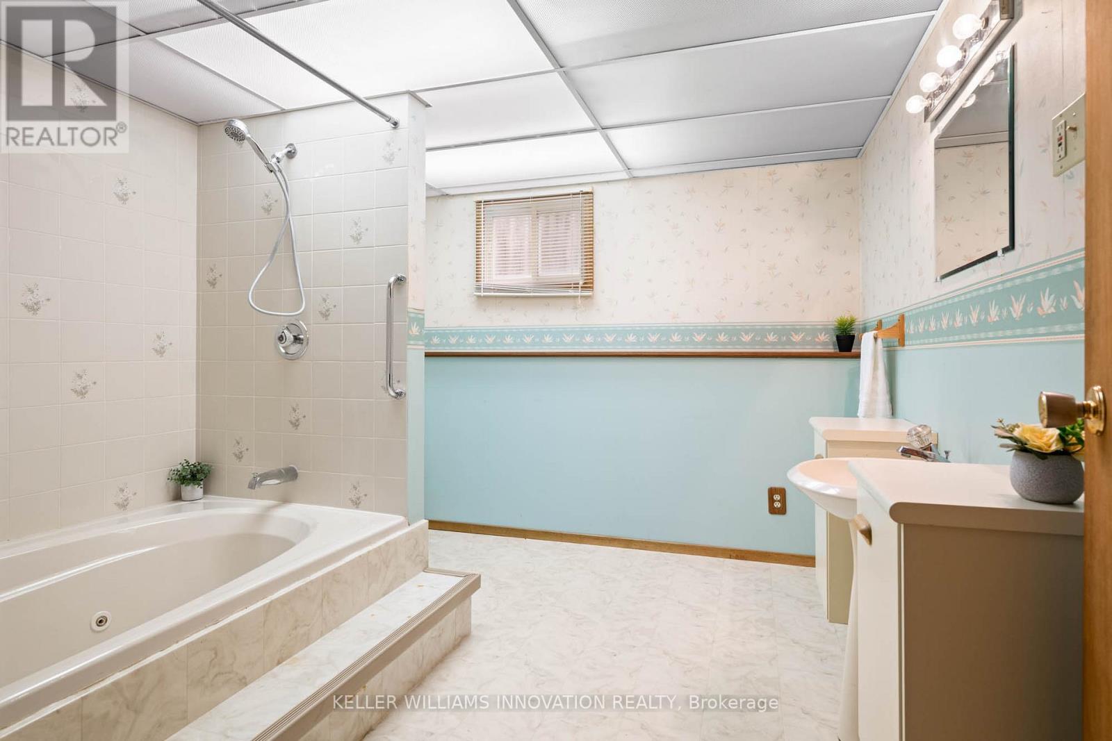 327 Conservation Drive, Waterloo, Ontario N2V 1V3 - Photo 27 - X12575050