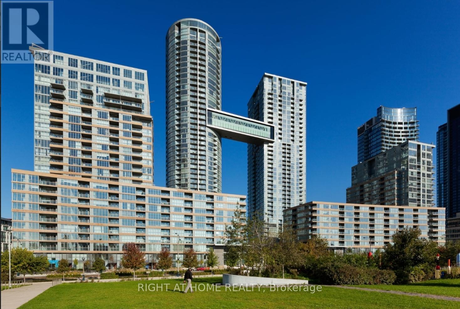 2916 - 15 ICEBOAT TERRACE, Toronto, Ontario
