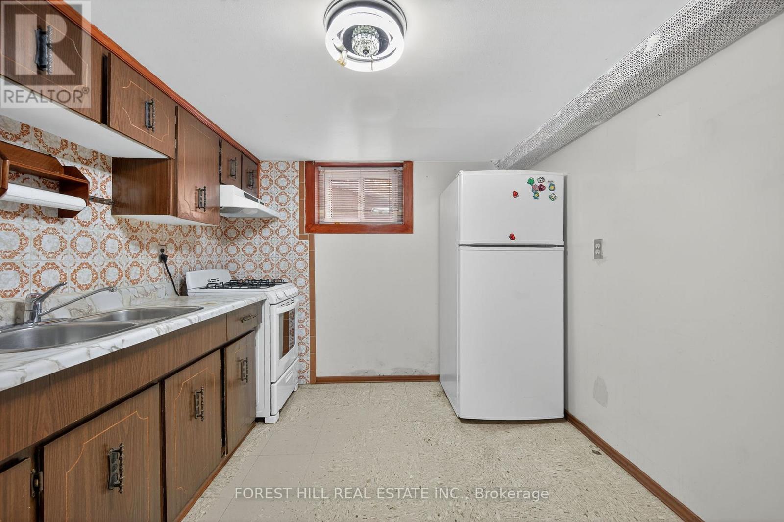 11 Heydon Park Road, Toronto, Ontario  M6J 2C7 - Photo 37 - C12575156