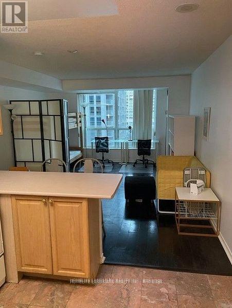 901 - 750 Bay Street, Toronto, Ontario  M5G 1N6 - Photo 6 - C12575158