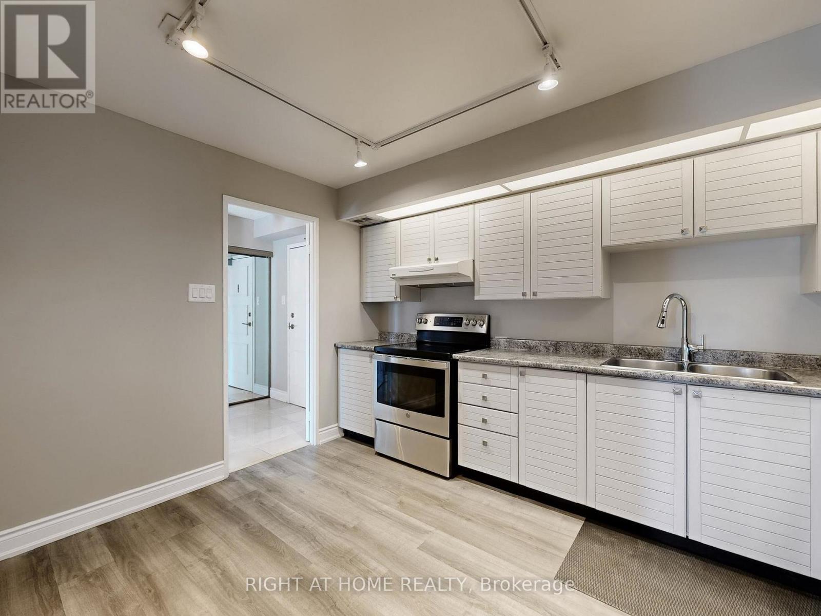 606 - 33 Elmhurst Avenue, Toronto, Ontario  M2N 6G8 - Photo 16 - C12575256