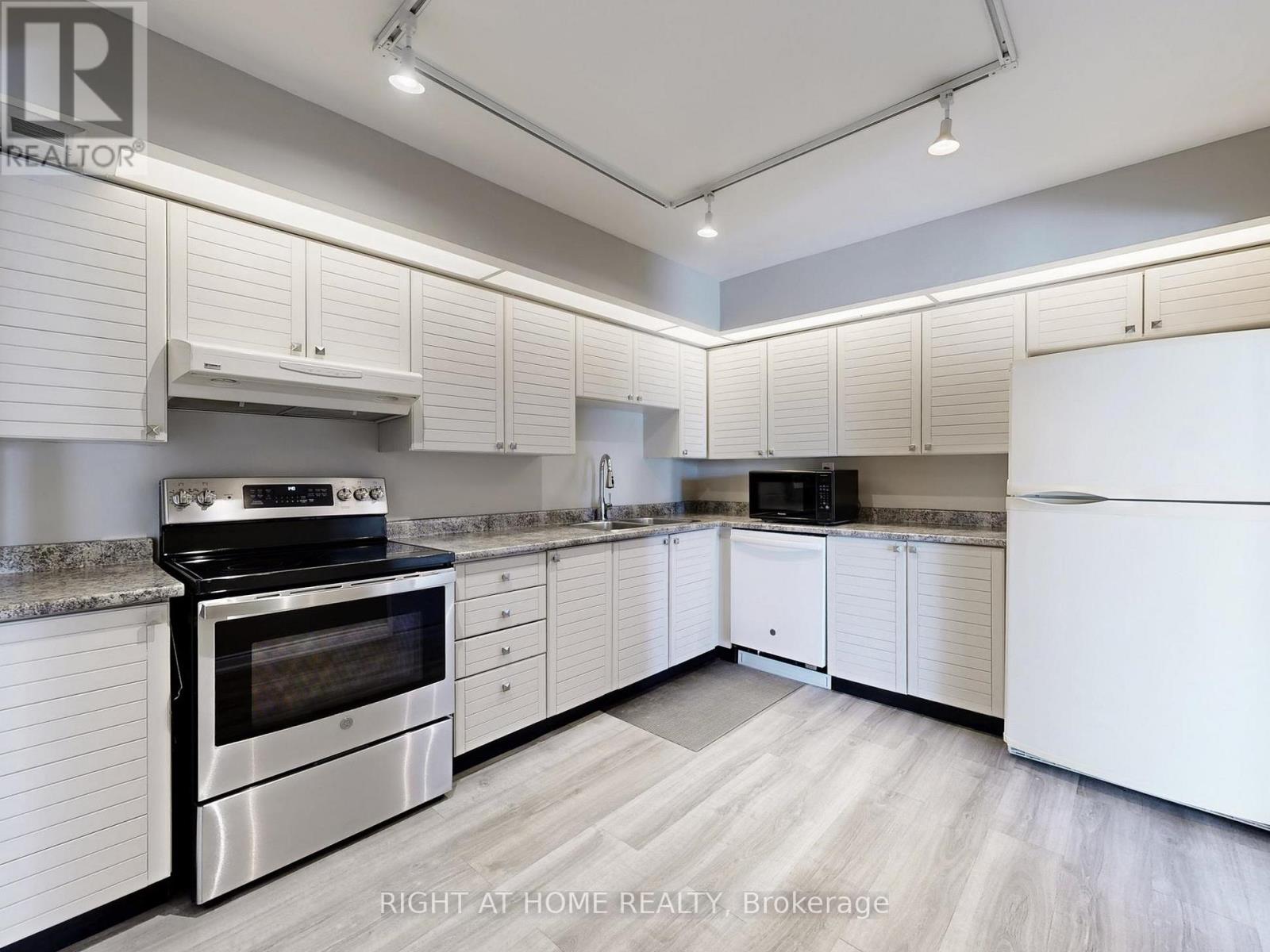 606 - 33 Elmhurst Avenue, Toronto, Ontario  M2N 6G8 - Photo 18 - C12575256