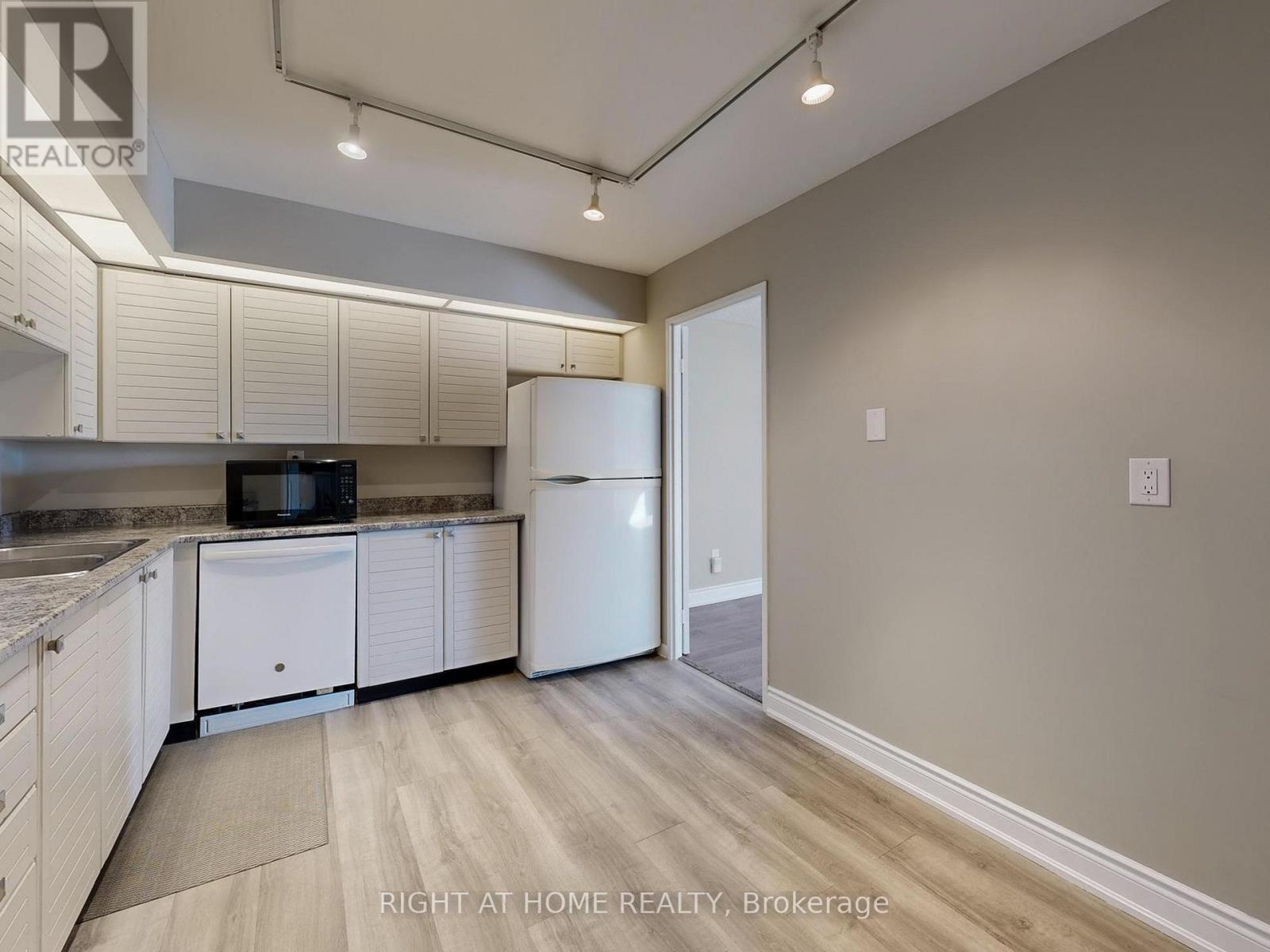 606 - 33 Elmhurst Avenue, Toronto, Ontario  M2N 6G8 - Photo 19 - C12575256