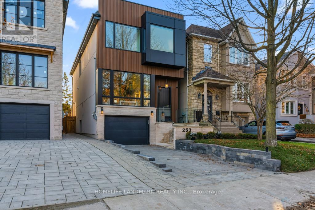 253 CRANBROOKE AVENUE, Toronto, Ontario