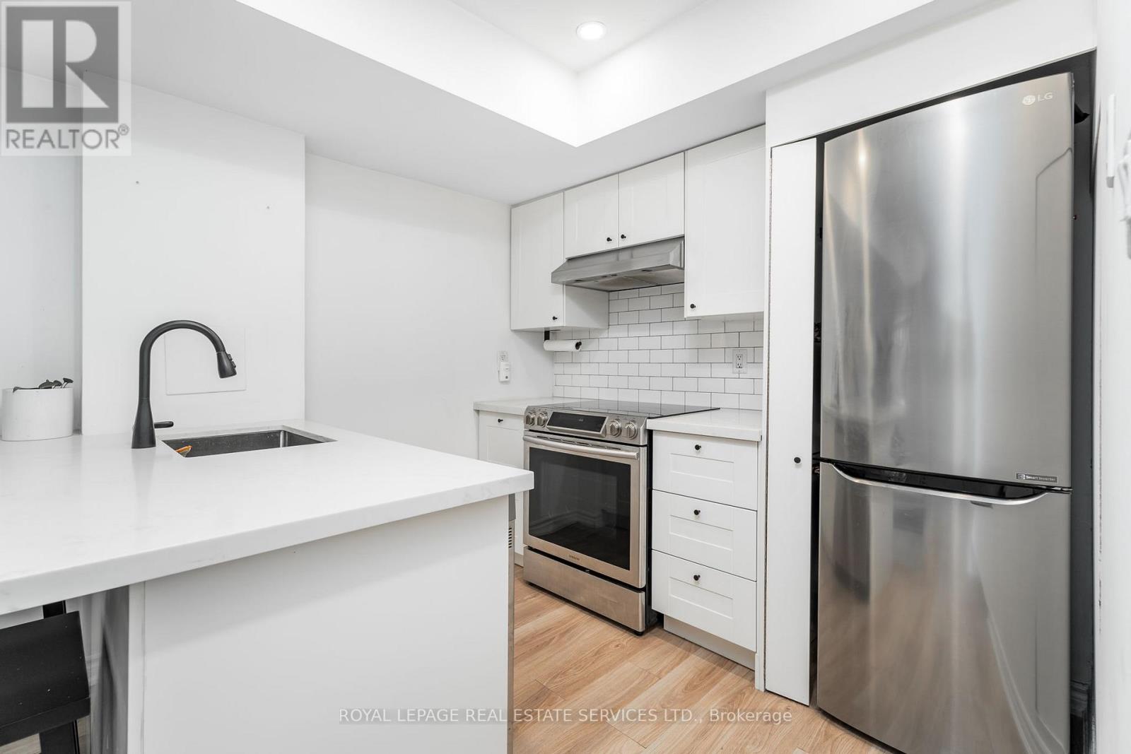 32 - 11 Niagara Street W, Toronto, Ontario  M5V 3N9 - Photo 16 - C12575310