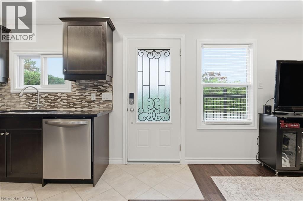 564 Walmer Road, Hamilton, Ontario  L8H 3E7 - Photo 4 - 40784063