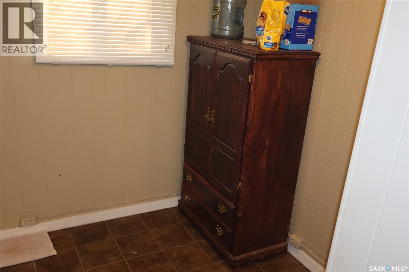 203 5th Avenue W, Assiniboia, Saskatchewan  S0H 0B0 - Photo 14 - SK024630