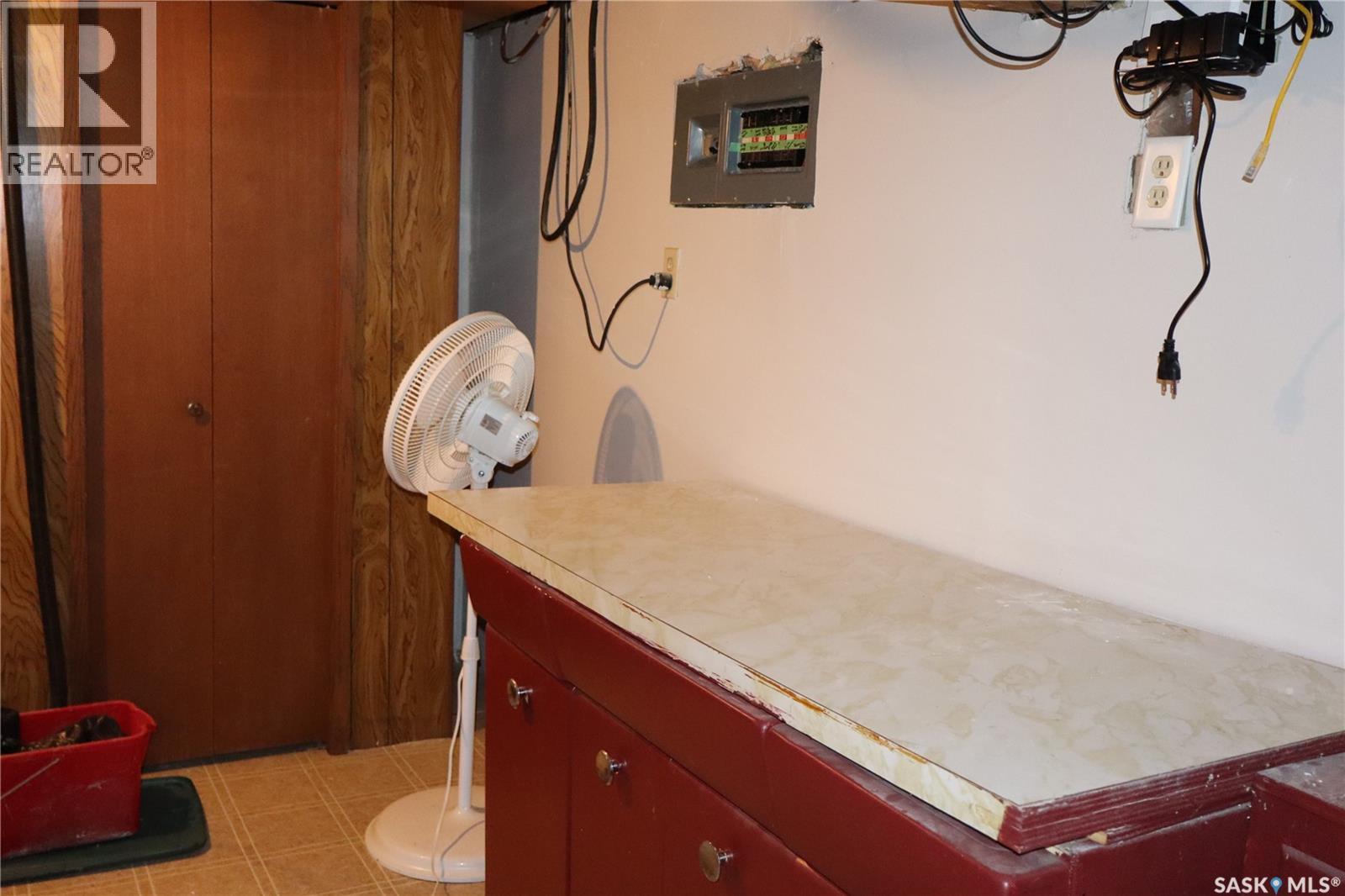 203 5th Avenue W, Assiniboia, Saskatchewan  S0H 0B0 - Photo 24 - SK024630