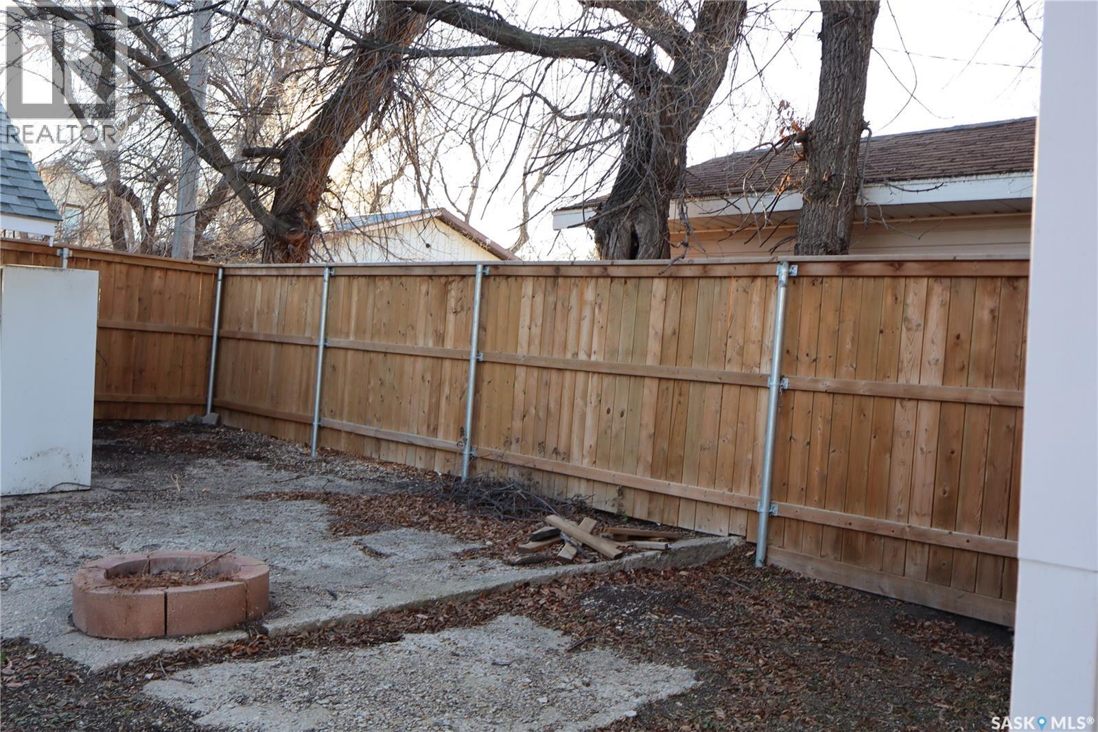 203 5th Avenue W, Assiniboia, Saskatchewan  S0H 0B0 - Photo 27 - SK024630