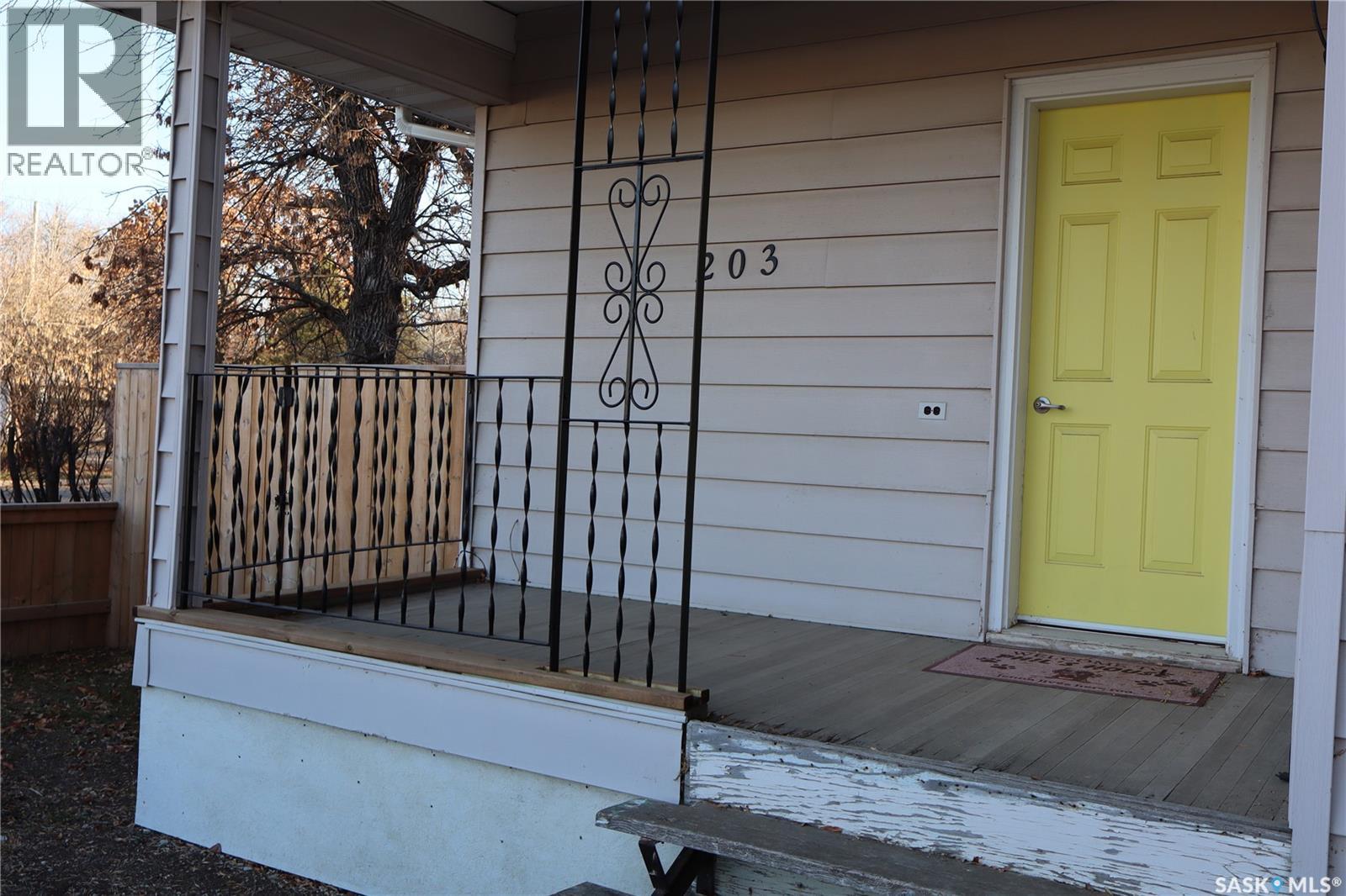 203 5th Avenue W, Assiniboia, Saskatchewan  S0H 0B0 - Photo 28 - SK024630