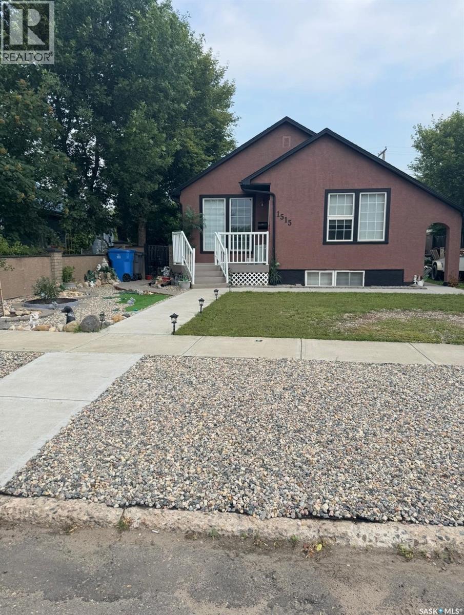 1515 2nd Street, Estevan, Saskatchewan  S4A 0M7 - Photo 2 - SK024640