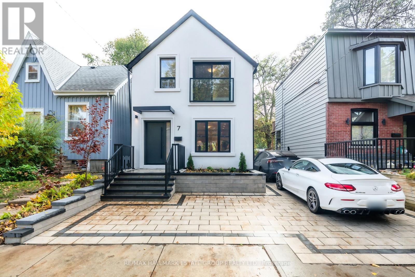 7 Ivy Avenue, Toronto, Ontario  M4L 2H6 - Photo 2 - E12575204