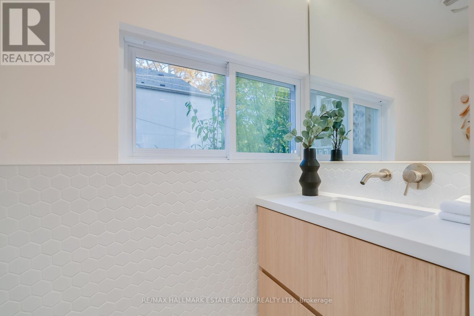 7 Ivy Avenue, Toronto, Ontario  M4L 2H6 - Photo 20 - E12575204