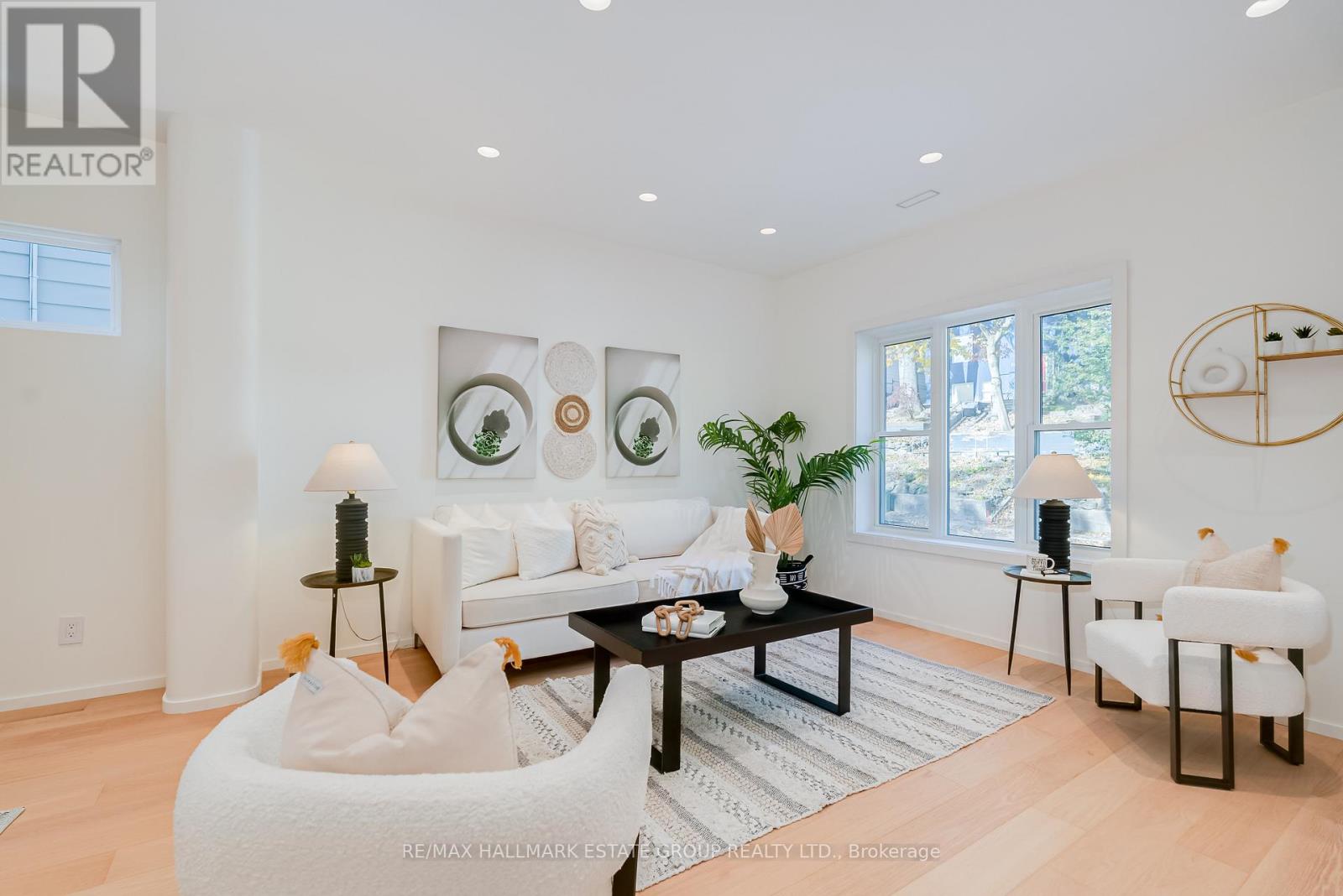 7 Ivy Avenue, Toronto, Ontario  M4L 2H6 - Photo 5 - E12575204