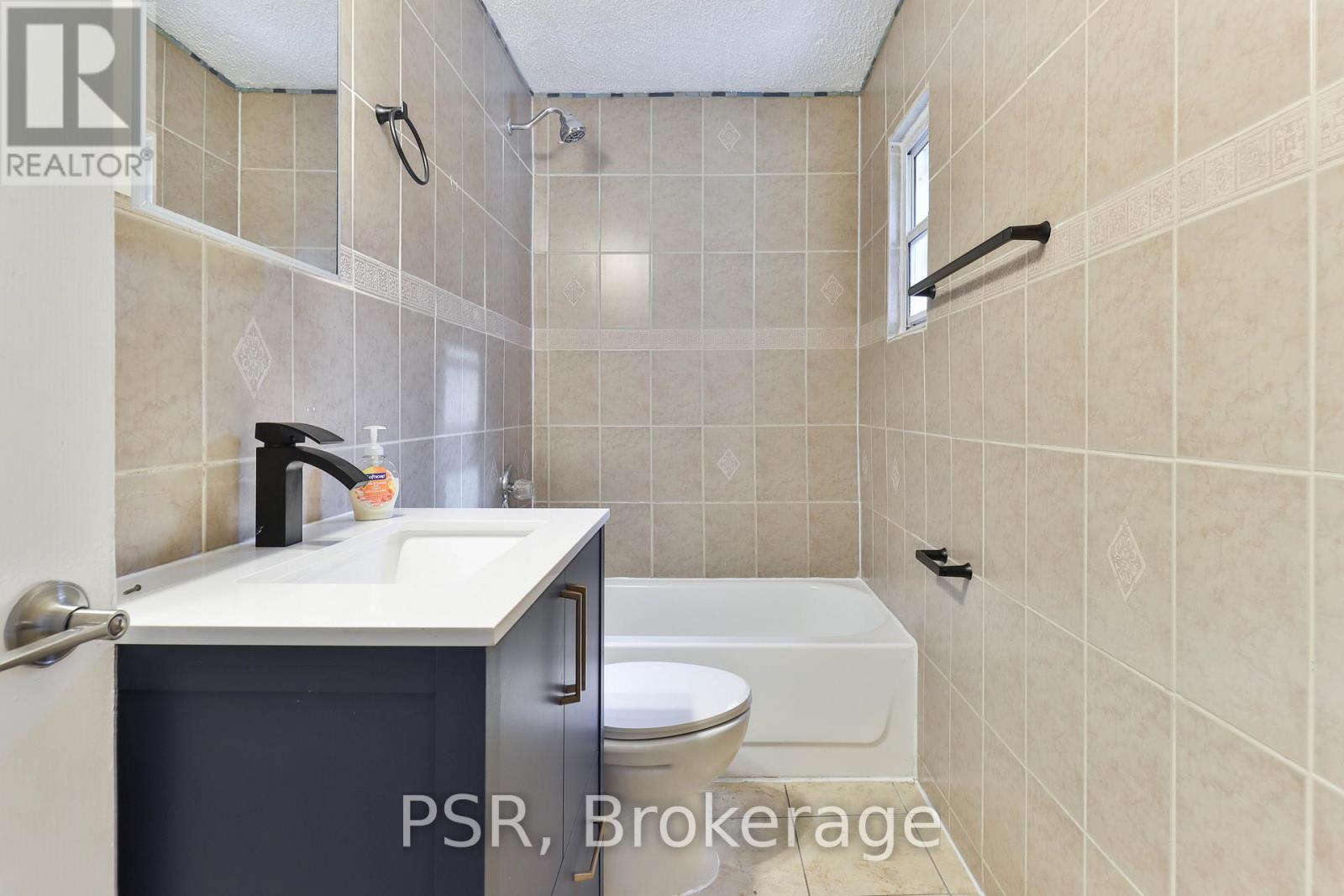 212 Coxwell Avenue, Toronto, Ontario  M4L 3B2 - Photo 22 - E12575250