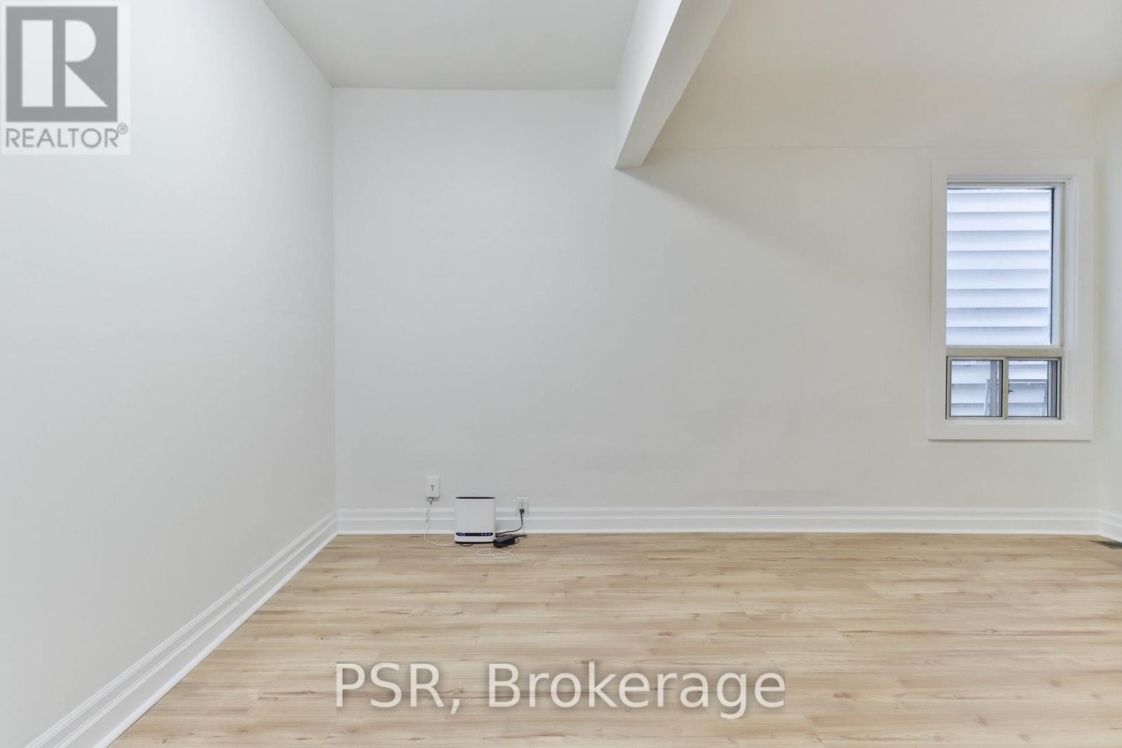 212 Coxwell Avenue, Toronto, Ontario  M4L 3B2 - Photo 4 - E12575250