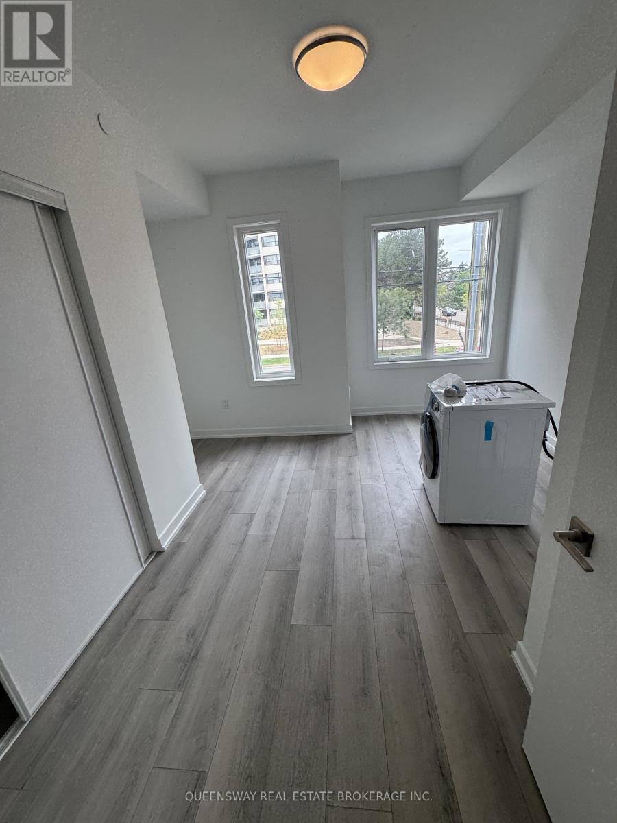 3079 Pharmacy Avenue, Toronto, Ontario  M1T 1H8 - Photo 5 - E12575264