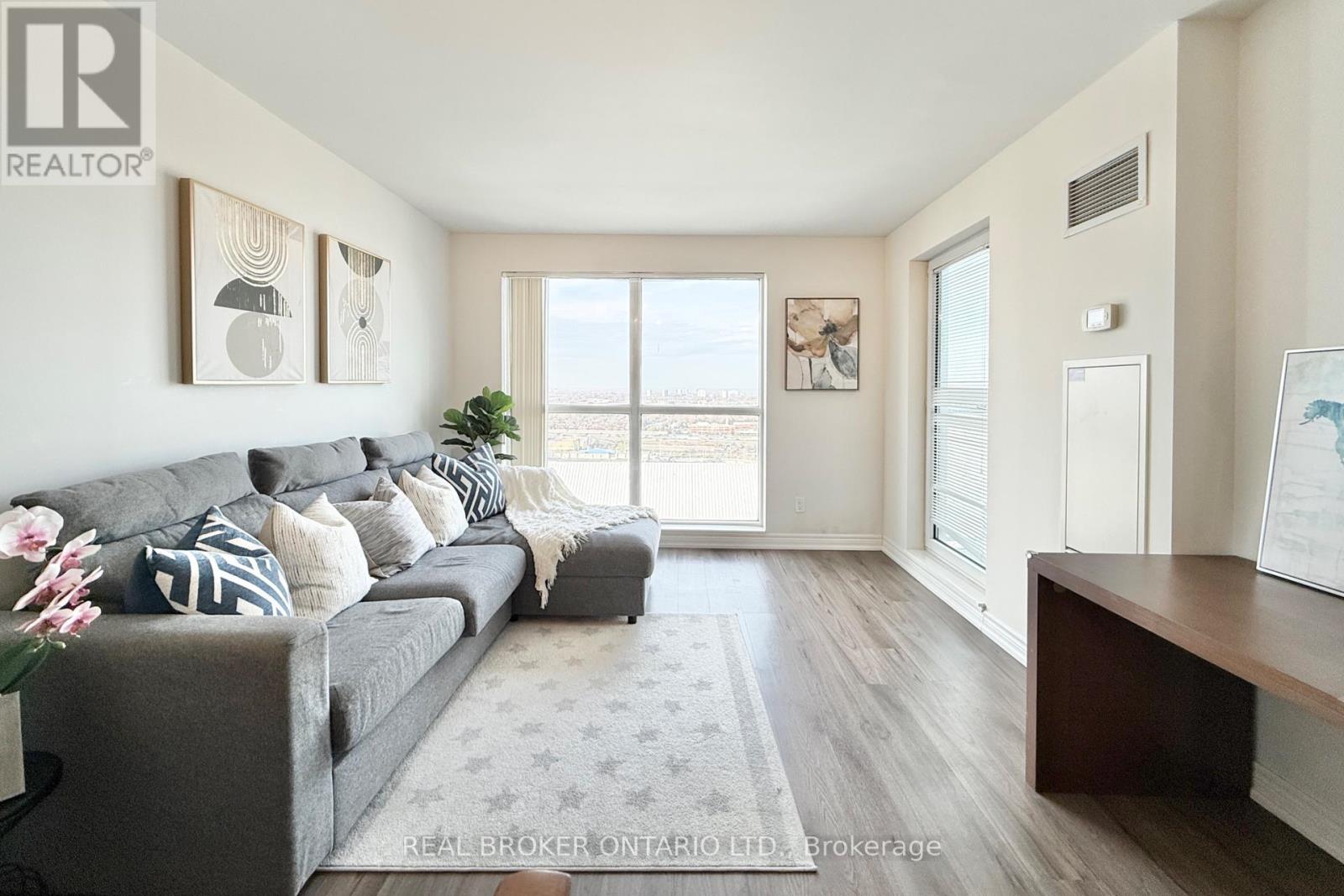 2703 - 60 Town Centre Court, Toronto, Ontario  M1P 0B1 - Photo 3 - E12575318